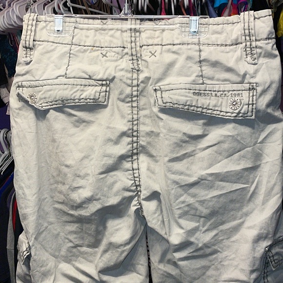 GUESS Jeans high end Designer Cargo shorts size 33 like NEw denim Jean short - Picture 9 of 12